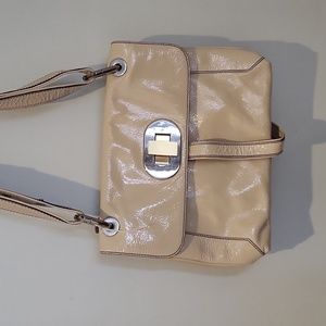 Badgley Mischka l handbag l patent leather l luxurious bag l cream l designer